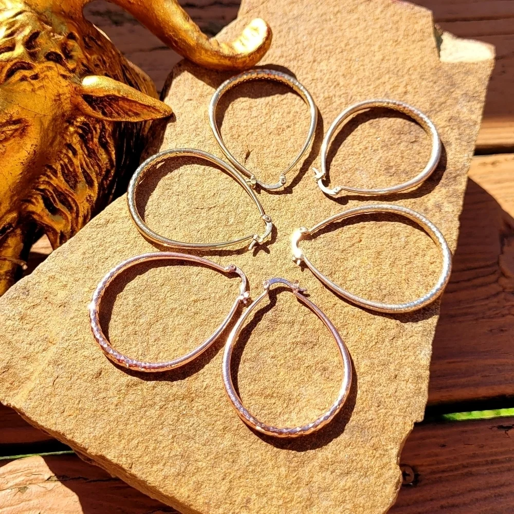 Redvelvetrebel earrings set